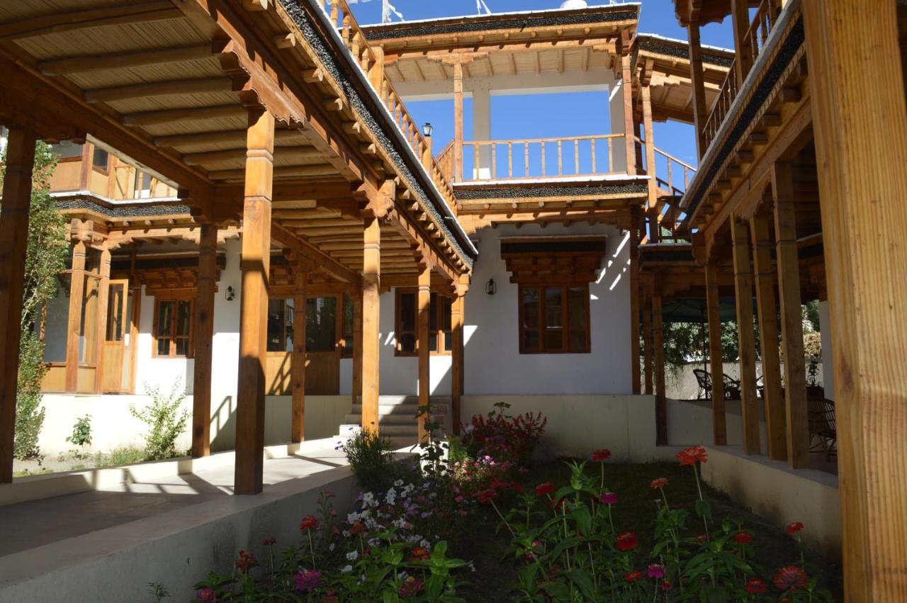Lha-Ri-Sa Resort 列城 外观 照片