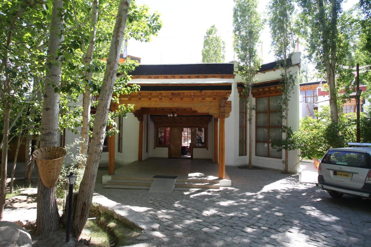 Lha-Ri-Sa Resort 列城 外观 照片
