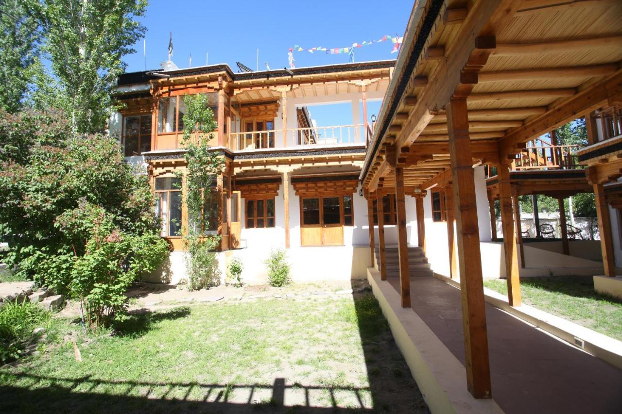 Lha-Ri-Sa Resort 列城 外观 照片