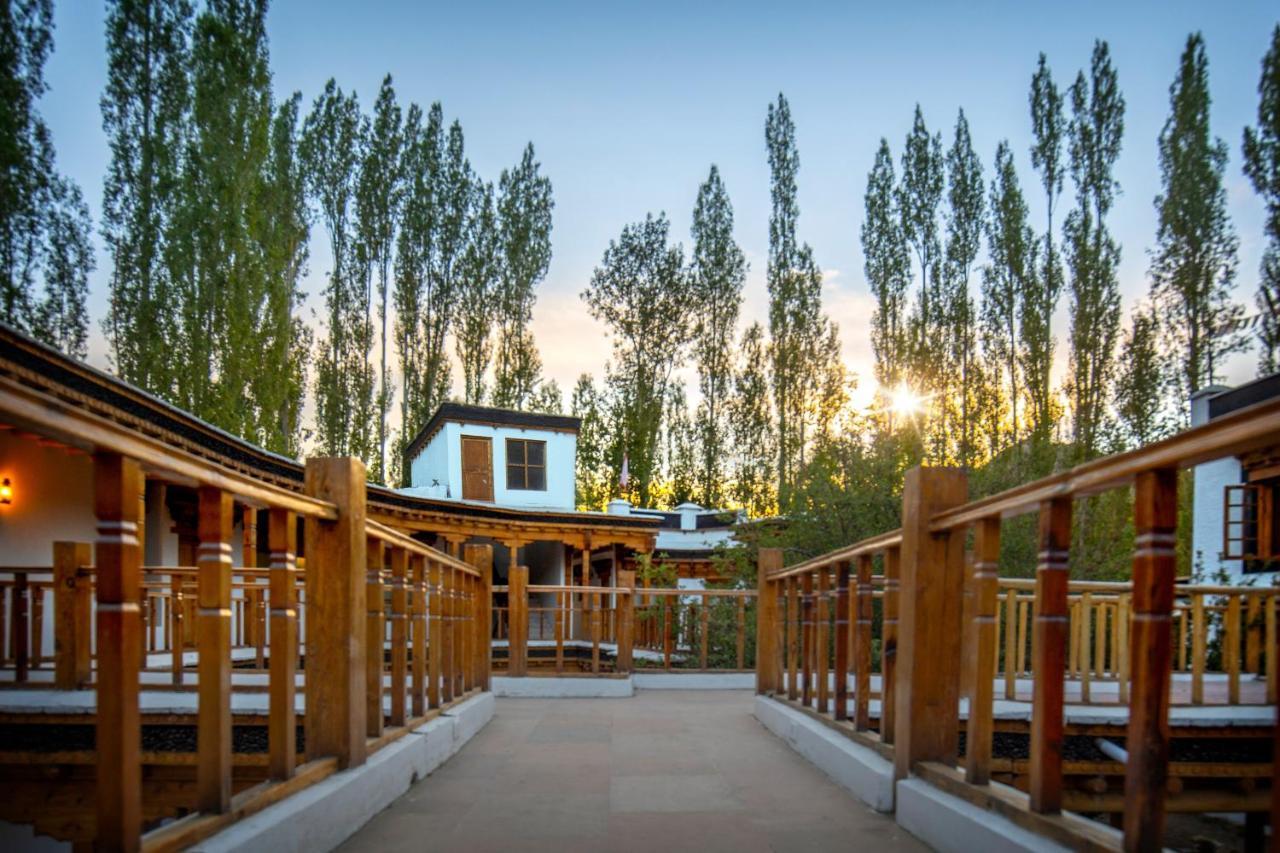 Lha-Ri-Sa Resort 列城 外观 照片